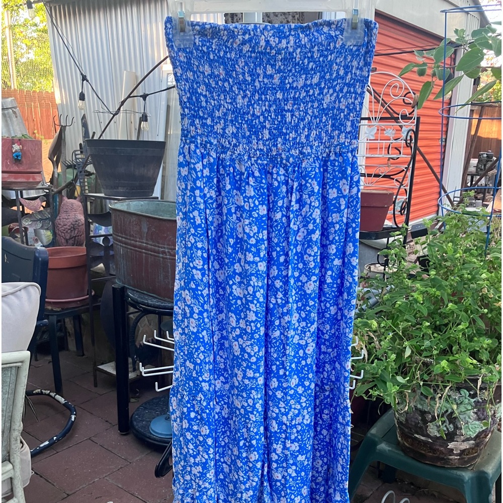 sleeveless dress size medium